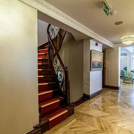 Charming In Historic Mansion In Beylerbeyi Διαμέρισμα *